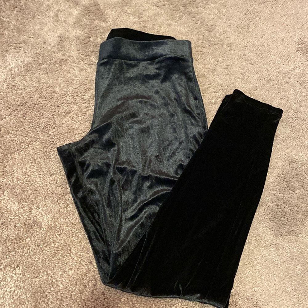 Torrid | Black Velvet Leggings Size 00